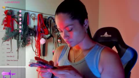 scarlet taylor kennedy online show from April 17, 2026, 12:02 am