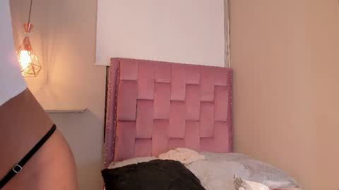 Snapshot of scarlet_vixen_ chatting on May 16, 2026, 5:26 am scarlet_vixen_ online show from May 16, 2026, 5:26 am