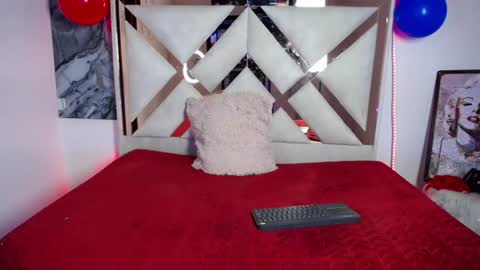 Snapshot of scarletandroxanecs chatting on July 7, 2026, 7:23 am scarlet and roxane online show from July 7, 2026, 7:23 am