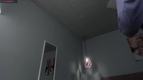 Scarlet  online show from February 13, 2026, 5:14 am