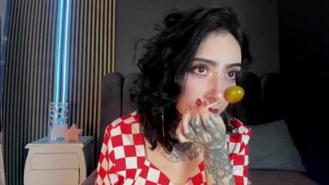 Snapshot of scarleth_fg_ chatting on April 28, 2026, 2:27 am Scarleth online show from April 28, 2026, 2:27 am