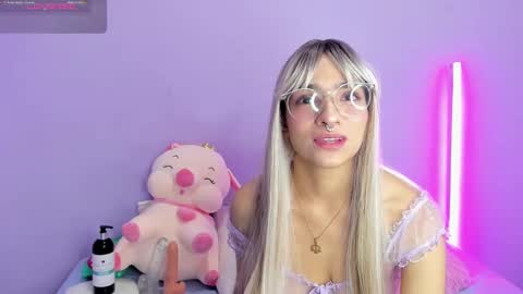 Snapshot of scarleth_red_ chatting on January 27, 2025, 12:05 pm I am  Scarleth  Check mi profile online show from January 27, 2025, 12:05 pm