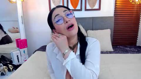 scarleth online show from June 1, 2026, 2:35 am
