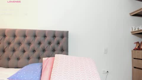 Snapshot of scarlethxs chatting on November 9, 2025, 3:43 pm SOFI online show from November 9, 2025, 3:43 pm