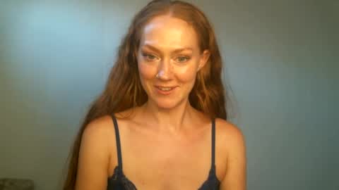 Snapshot of scarletsatine chatting on January 20, 2025, 8:19 am Scarlet Satine online show from January 20, 2025, 8:19 am