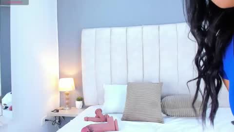 Scarlet online show from December 2, 2025, 4:07 am