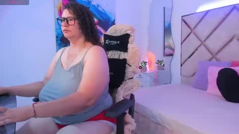 vanessa online show from June 25, 2026, 7:51 pm