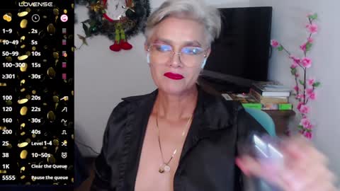 Snapshot of scarlett_paris chatting on January 4, 2025, 3:07 am Scarlett online show from January 4, 2025, 3:07 am