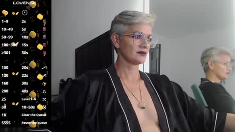 Snapshot of scarlett_paris chatting on January 9, 2025, 12:14 am Scarlett online show from January 9, 2025, 12:14 am