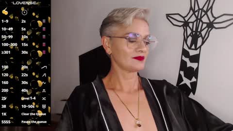 Snapshot of scarlett_paris chatting on January 12, 2025, 11:36 pm Scarlett online show from January 12, 2025, 11:36 pm