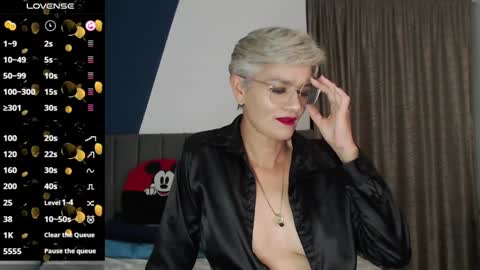 Snapshot of scarlett_paris chatting on January 27, 2025, 11:43 pm Scarlett online show from January 27, 2025, 11:43 pm