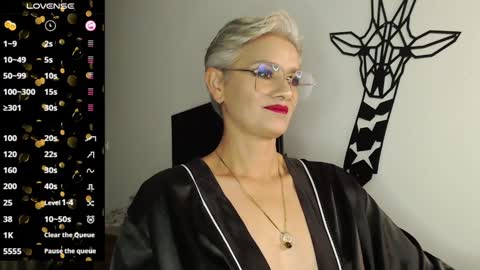 Snapshot of scarlett_paris chatting on February 3, 2025, 11:15 pm Scarlett online show from February 3, 2025, 11:15 pm