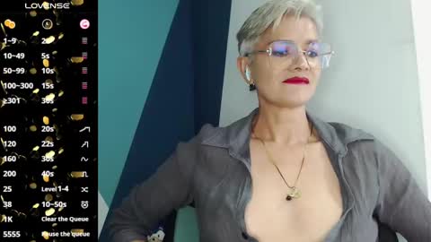 Snapshot of scarlett_paris chatting on February 26, 2025, 2:48 am Scarlett online show from February 26, 2025, 2:48 am