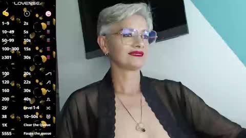 Snapshot of scarlett_paris chatting on March 4, 2025, 11:43 pm Scarlett online show from March 4, 2025, 11:43 pm