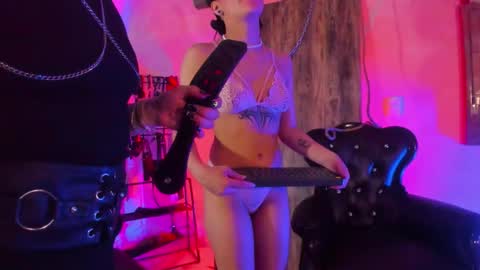 scarlett petyt online show from March 7, 2026, 5:59 am