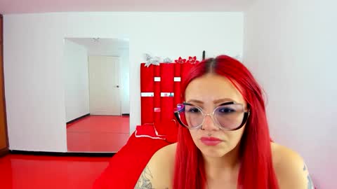 Snapshot of scarlett_red_11 chatting on April 24, 2026, 4:31 pm scarlett_red_11 online show from April 24, 2026, 4:31 pm