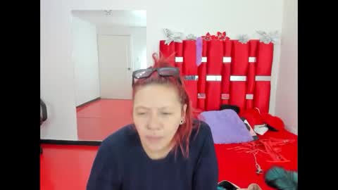 Snapshot of scarlett_red_11 chatting on May 15, 2026, 4:03 pm scarlett_red_11 online show from May 15, 2026, 4:03 pm