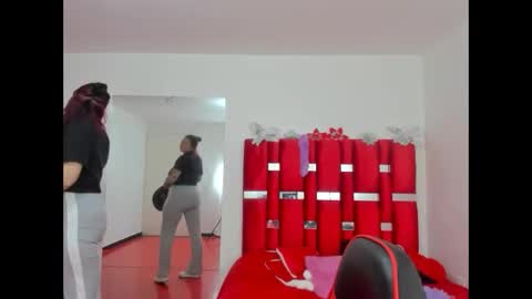 Snapshot of scarlett_red_11 chatting on May 18, 2026, 4:24 pm scarlett_red_11 online show from May 18, 2026, 4:24 pm