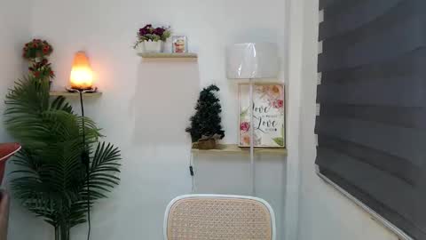 Snapshot of scarlett_sofia69 chatting on February 21, 2026, 6:25 am online show from February 21, 2026, 6:25 am