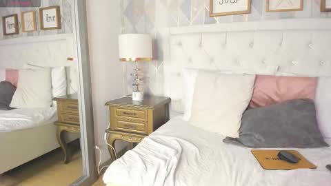 scarlett thompson 7 online show from October 16, 2025, 3:51 am