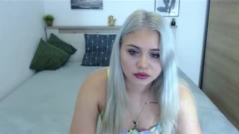 Snapshot of scarlettblue22 chatting on September 28, 2025, 4:34 pm Hi there guys My pleasure in your hands pvt is open online show from September 28, 2025, 4:34 pm