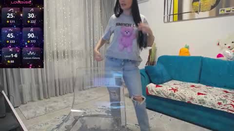 Scarlett online show from December 18, 2025, 4:51 am