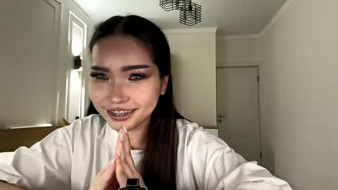 scarlettleszczynski online show from April 12, 2026, 2:11 pm