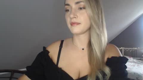 ScarlettxBlonde online show from July 7, 2026, 6:27 am