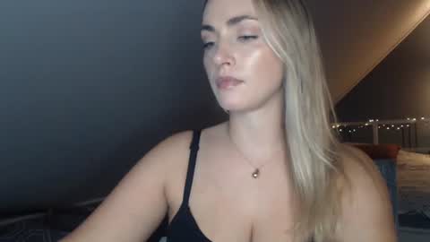 ScarlettxBlonde online show from August 2, 2026, 8:18 pm