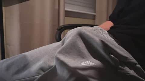 Skinny College Boy online show from June 26, 2026, 6:07 am