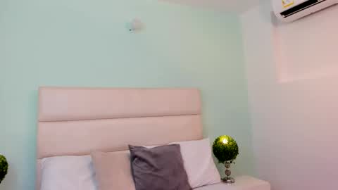 Snapshot of sccarlettjonnes chatting on February 27, 2026, 10:59 am SCARLET online show from February 27, 2026, 10:59 am