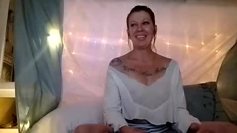 Scherstin online show from December 2, 2025, 7:14 am