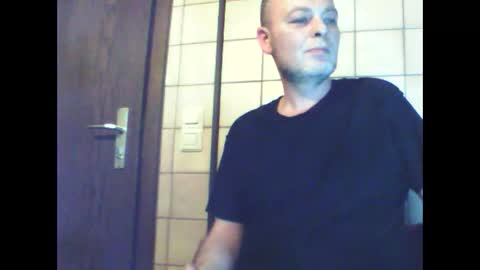 Snapshot of schnibschnab chatting on December 16, 2025, 2:49 am schnibschnab online show from December 16, 2025, 2:49 am