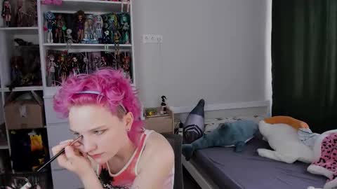 Rina online show from March 5, 2026, 7:37 am