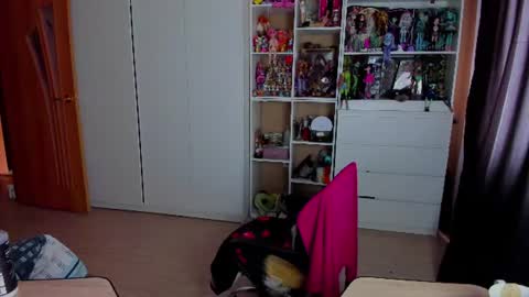 Snapshot of school_love chatting on June 22, 2026, 8:11 am Rina online show from June 22, 2026, 8:11 am