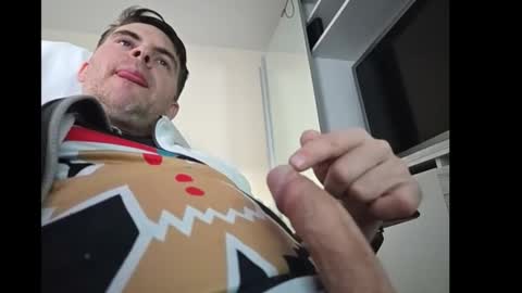 schosch01 online show from December 13, 2024, 1:44 pm