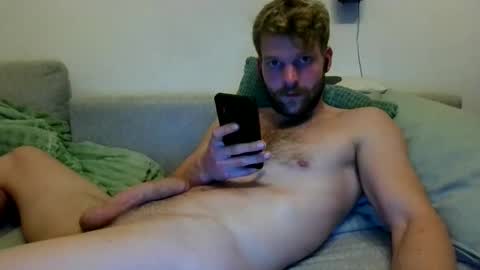 Snapshot of schrilliex chatting on November 3, 2025, 9:48 pm Scautch online show from November 3, 2025, 9:48 pm