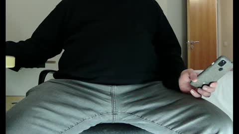 Snapshot of schwanz2023 chatting on March 2, 2025, 8:07 pm Mick online show from March 2, 2025, 8:07 pm