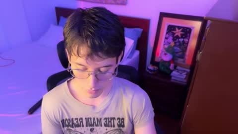 Snapshot of scoobysnack_ chatting on January 13, 2026, 2:28 am ScoobySnack online show from January 13, 2026, 2:28 am