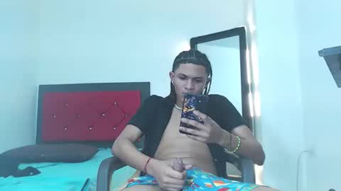 scootthh online show from December 3, 2025, 2:08 am