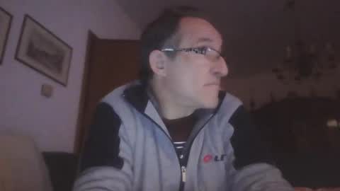 Snapshot of scotchwhieskie chatting on January 12, 2025, 10:43 pm scotchwhieskie online show from January 12, 2025, 10:43 pm