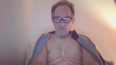 Snapshot of scotchwhieskie chatting on January 13, 2025, 11:27 pm scotchwhieskie online show from January 13, 2025, 11:27 pm