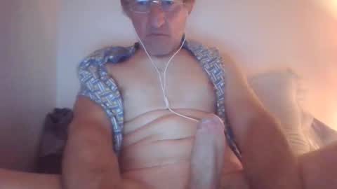 Snapshot of scotchwhieskie chatting on October 4, 2025, 11:47 pm scotchwhieskie online show from October 4, 2025, 11:47 pm