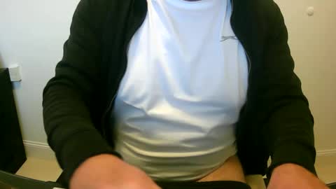 Snapshot of scotti30 chatting on October 1, 2025, 7:47 am Scott online show from October 1, 2025, 7:47 am