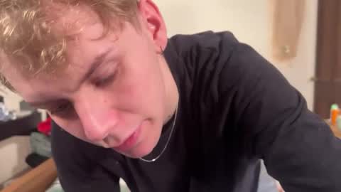 Snapshot of scottish_twink01 chatting on December 29, 2024, 7:53 pm danny online show from December 29, 2024, 7:53 pm