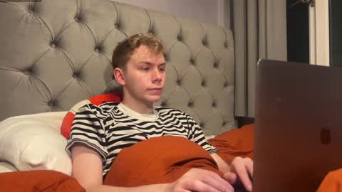 Snapshot of scottish_twink01 chatting on January 1, 2025, 12:21 am danny online show from January 1, 2025, 12:21 am