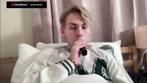 Snapshot of scottish_twink01 chatting on October 2, 2025, 11:34 pm danny online show from October 2, 2025, 11:34 pm