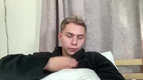 Snapshot of scottish_twink01 chatting on October 6, 2025, 12:41 am danny online show from October 6, 2025, 12:41 am