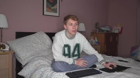 Snapshot of scottish_twink01 chatting on November 8, 2025, 5:23 pm danny online show from November 8, 2025, 5:23 pm