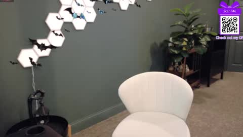 Scout has fun online show from October 20, 2025, 1:22 pm